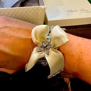 Bridal bracelet with Swarovski Crystals